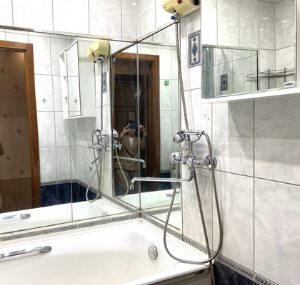 Продам двухкомнатную (2-комн.) квартиру, Ады Лебедевой ул, 47, Красноярск г