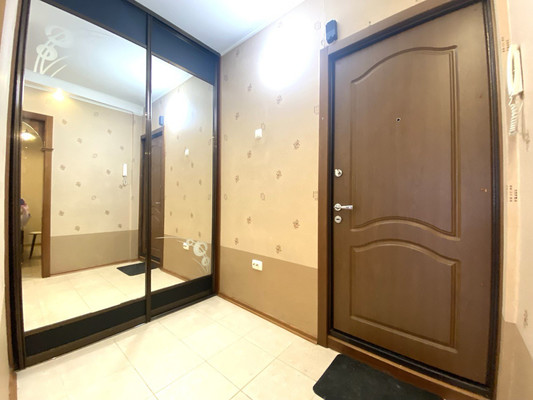 Продам двухкомнатную (2-комн.) квартиру, Ады Лебедевой ул, 47, Красноярск г