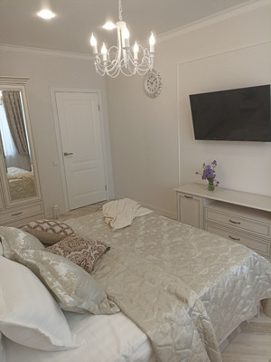 Продам однокомнатную (1-комн.) квартиру, Александра Суворова пр-кт, 105, Симферополь г