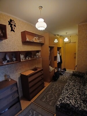 Продам трехкомнатную (3-комн.) квартиру, Бирюлёвская ул, 47к1, Москва г