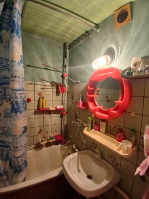 Продам трехкомнатную (3-комн.) квартиру, Бирюлёвская ул, 47к1, Москва г