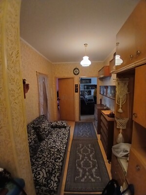 Продам трехкомнатную (3-комн.) квартиру, Бирюлёвская ул, 47к1, Москва г