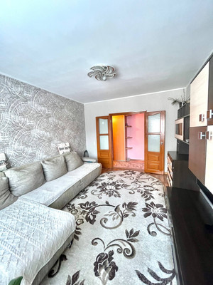 Продам трехкомнатную (3-комн.) квартиру, Большая ул, 181, Ишим г