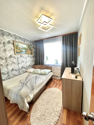 Продам трехкомнатную (3-комн.) квартиру, Большая ул, 181, Ишим г