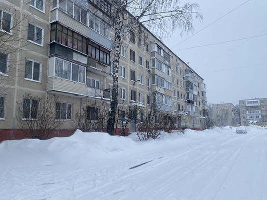 Продам двухкомнатную (2-комн.) квартиру, Спортивная ул, 3, Дубовая Роща п