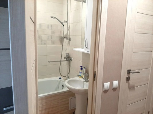 Сдам двухкомнатную (2-комн.) квартиру, Ляпидевского ул, 70, Тихорецк г