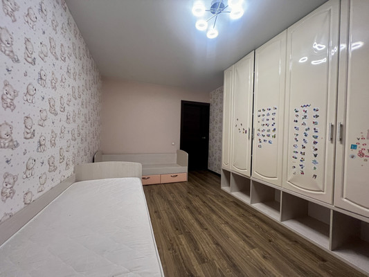 Продам трехкомнатную (3-комн.) квартиру, Крупской ул, 5к5, Рязань г