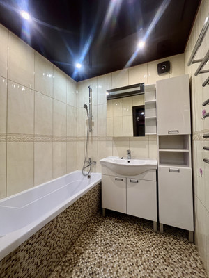 Продам трехкомнатную (3-комн.) квартиру, Крупской ул, 5к5, Рязань г