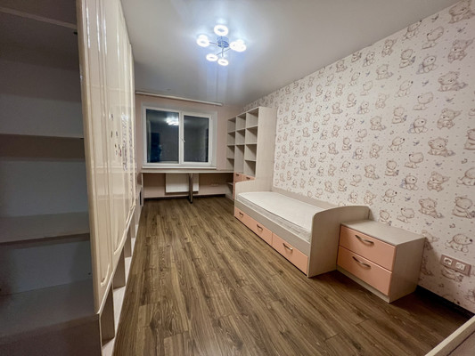 Продам трехкомнатную (3-комн.) квартиру, Крупской ул, 5к5, Рязань г