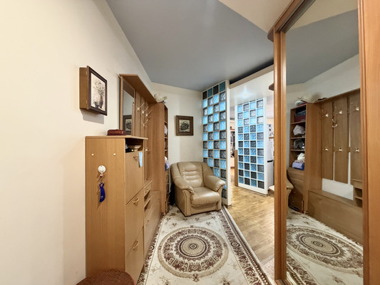 Продам трехкомнатную (3-комн.) квартиру, Любезного ул, 1, Брянск г