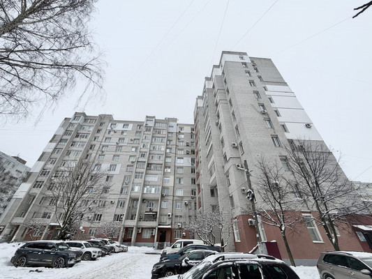 Продам трехкомнатную (3-комн.) квартиру, Любезного ул, 1, Брянск г