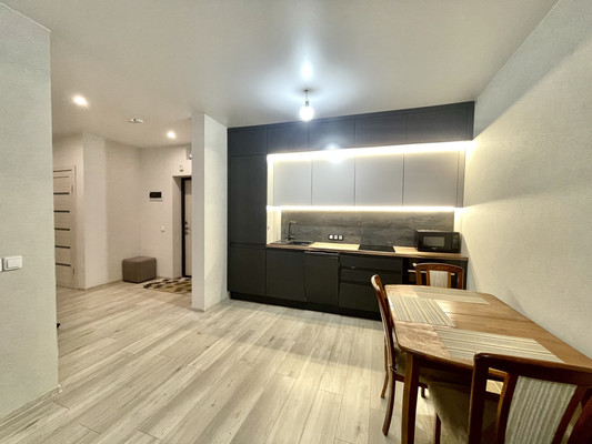 Продам двухкомнатную (2-комн.) квартиру, Строителей ул, 113, Ханты-Мансийск г