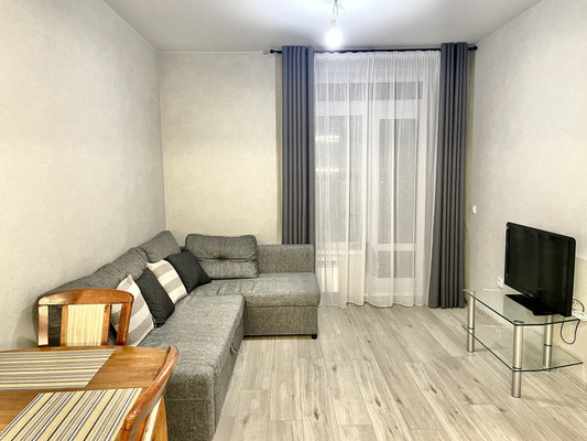 Продам двухкомнатную (2-комн.) квартиру, Строителей ул, 113, Ханты-Мансийск г