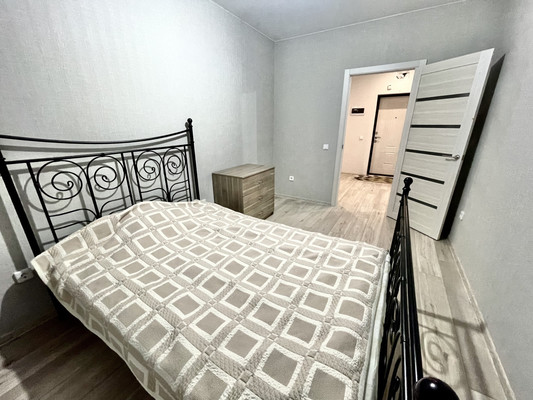 Продам двухкомнатную (2-комн.) квартиру, Строителей ул, 113, Ханты-Мансийск г