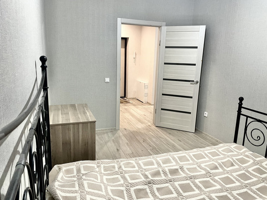 Продам двухкомнатную (2-комн.) квартиру, Строителей ул, 113, Ханты-Мансийск г