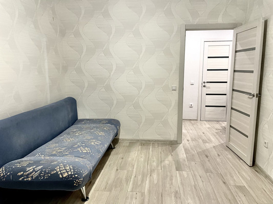 Продам двухкомнатную (2-комн.) квартиру, Строителей ул, 113, Ханты-Мансийск г