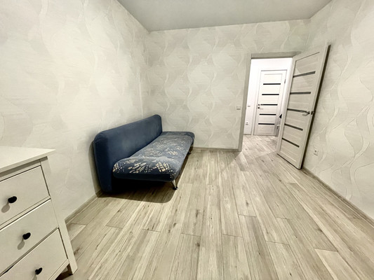 Продам двухкомнатную (2-комн.) квартиру, Строителей ул, 113, Ханты-Мансийск г