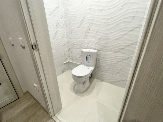 Продам двухкомнатную (2-комн.) квартиру, Строителей ул, 113, Ханты-Мансийск г