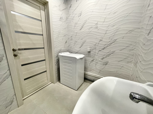 Продам двухкомнатную (2-комн.) квартиру, Строителей ул, 113, Ханты-Мансийск г