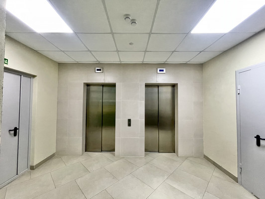 Продам двухкомнатную (2-комн.) квартиру, Строителей ул, 113, Ханты-Мансийск г