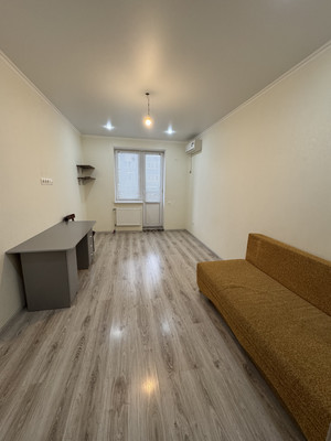 Продам однокомнатную (1-комн.) квартиру, им. Сергея Есенина ул, 110к2, Краснодар г