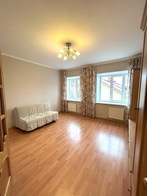 Продам трехкомнатную (3-комн.) квартиру, Заозерная ул, 1, Кузьмоловский гп