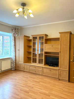 Продам трехкомнатную (3-комн.) квартиру, Заозерная ул, 1, Кузьмоловский гп