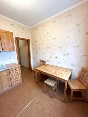 Продам трехкомнатную (3-комн.) квартиру, Заозерная ул, 1, Кузьмоловский гп