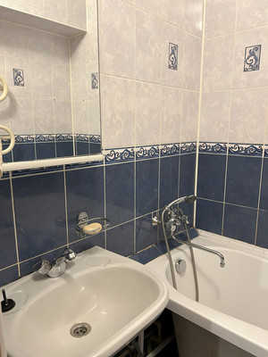 Продам трехкомнатную (3-комн.) квартиру, Заозерная ул, 1, Кузьмоловский гп