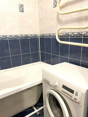 Продам трехкомнатную (3-комн.) квартиру, Заозерная ул, 1, Кузьмоловский гп