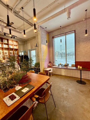 Продам коммерческое помещение 72,2 м2, Лихачёва пр-кт, 10к4, Москва г