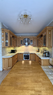 Продам трехкомнатную (3-комн.) квартиру, Студенческий проезд, 8, Ивантеевка г