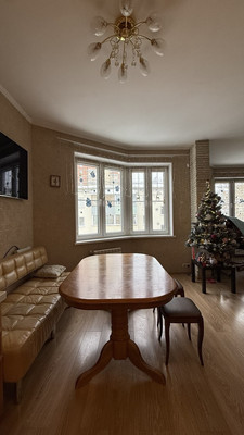 Продам трехкомнатную (3-комн.) квартиру, Студенческий проезд, 8, Ивантеевка г