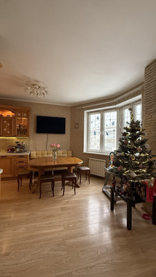 Продам трехкомнатную (3-комн.) квартиру, Студенческий проезд, 8, Ивантеевка г