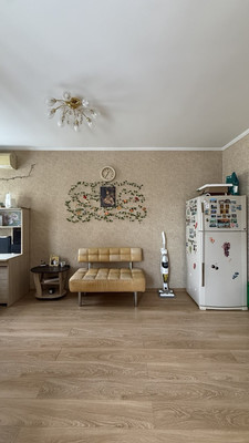 Продам трехкомнатную (3-комн.) квартиру, Студенческий проезд, 8, Ивантеевка г