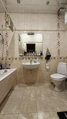 Продам трехкомнатную (3-комн.) квартиру, Студенческий проезд, 8, Ивантеевка г