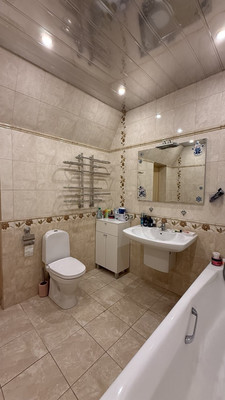 Продам трехкомнатную (3-комн.) квартиру, Студенческий проезд, 8, Ивантеевка г