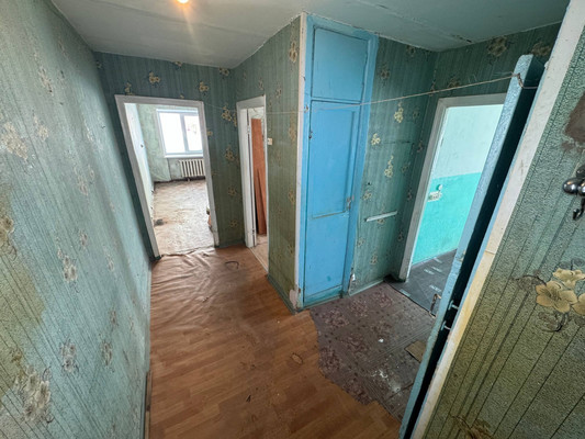 Продам трехкомнатную (3-комн.) квартиру, Тепличная ул, 2, Комсомольск-на-Амуре г