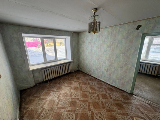 Продам трехкомнатную (3-комн.) квартиру, Тепличная ул, 2, Комсомольск-на-Амуре г