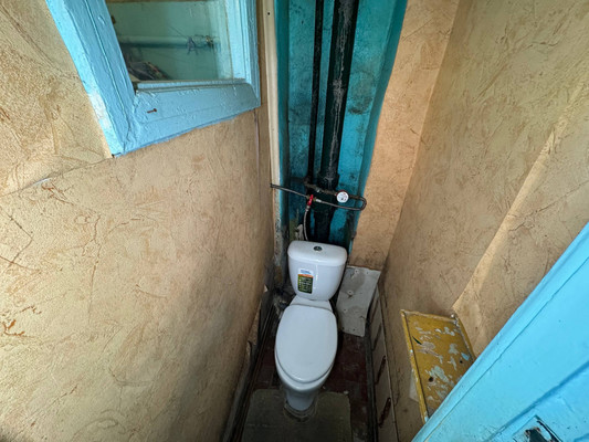 Продам трехкомнатную (3-комн.) квартиру, Тепличная ул, 2, Комсомольск-на-Амуре г