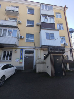 Продам трехкомнатную (3-комн.) квартиру, Маршала Жукова ул, 1, Туапсе г