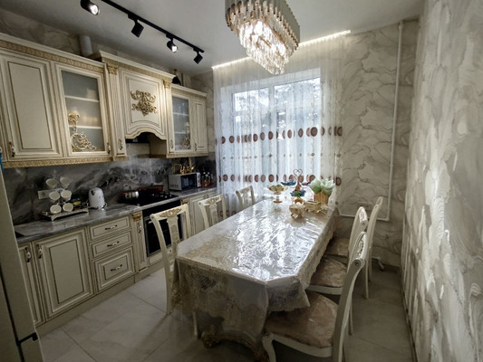 Продам трехкомнатную (3-комн.) квартиру, Маршала Жукова ул, 1, Туапсе г