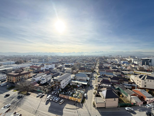 Продам трехкомнатную (3-комн.) квартиру, Ахметова ул, 104, Нальчик г