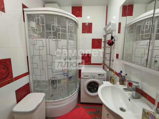 Продам двухкомнатную (2-комн.) квартиру, Пионерская ул, 97, Славянск-на-Кубани г