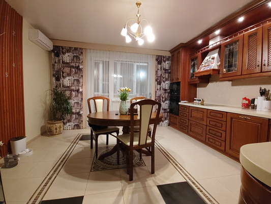 Продам двухкомнатную (2-комн.) квартиру, Крупской ул, 21, Ханты-Мансийск г