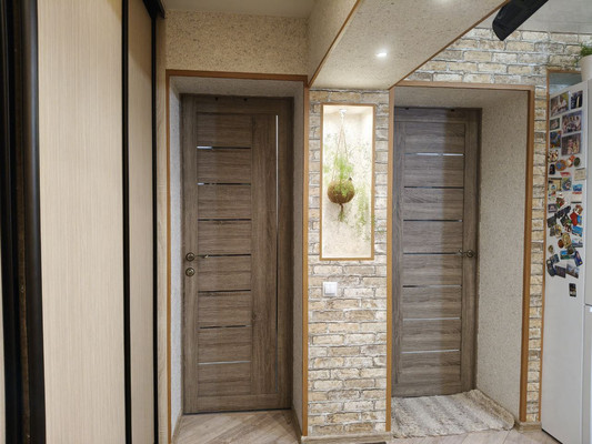 Продам двухкомнатную (2-комн.) квартиру, Сургутская ул, 27кА, Ханты-Мансийск г