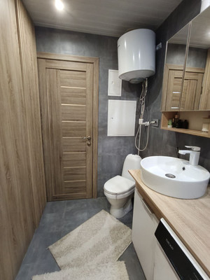 Продам двухкомнатную (2-комн.) квартиру, Сургутская ул, 27кА, Ханты-Мансийск г