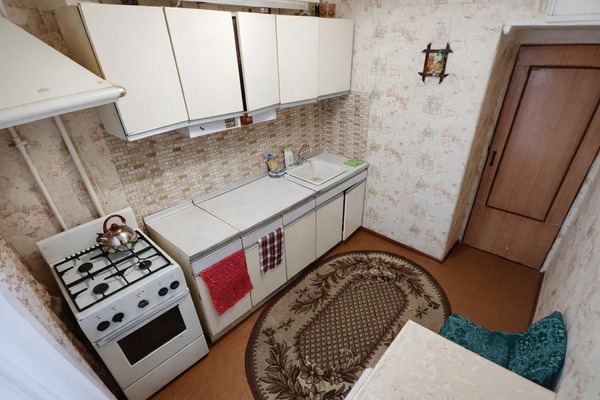 Продам двухкомнатную (2-комн.) квартиру, Полевая ул, 10, Латышская д