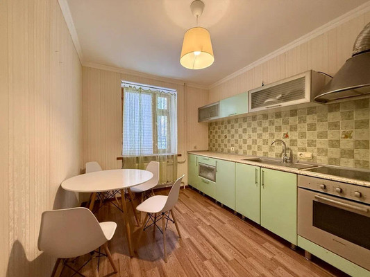 Продам двухкомнатную (2-комн.) квартиру, Севастопольская ул, 41к4, Симферополь г