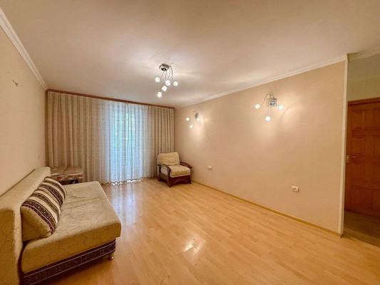 Продам двухкомнатную (2-комн.) квартиру, Севастопольская ул, 41к4, Симферополь г